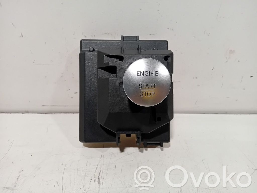 Mercedes-Benz C W205 Moottorin start-stop-painike/kytkin 