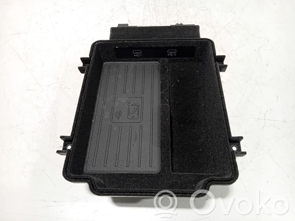 Audi Q8 Moduł / Sterownik USB 