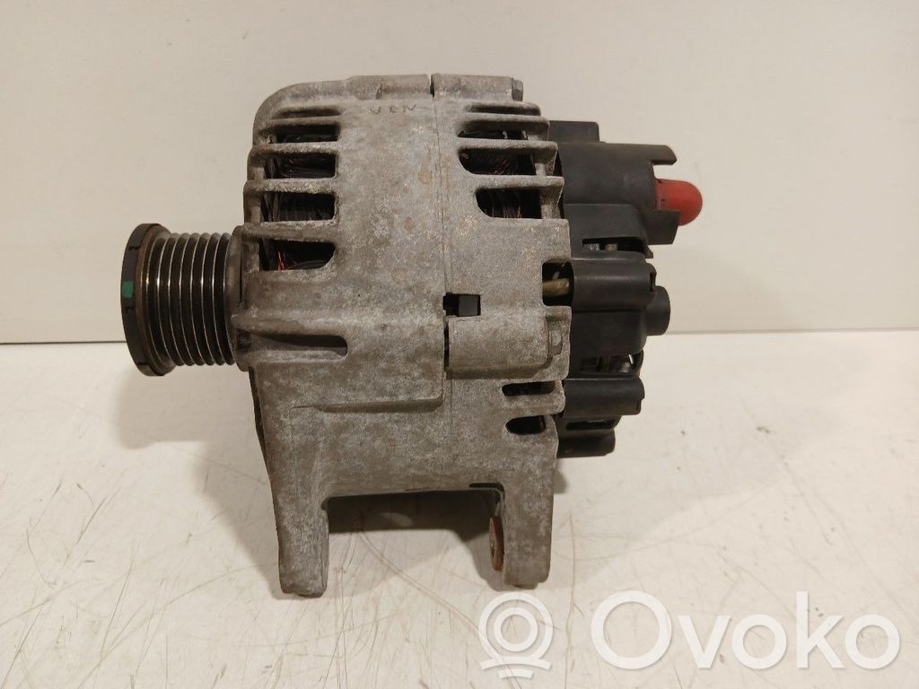 Opel Vivaro Alternador