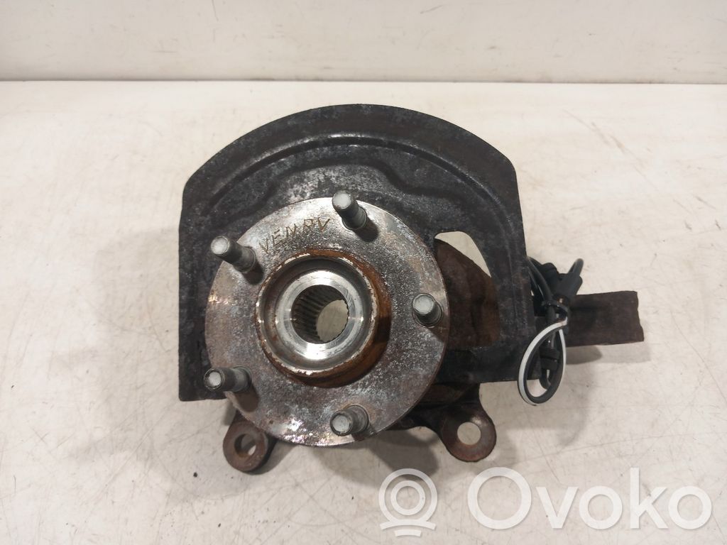 Nissan Qashqai Etupyörän napa laakerilla