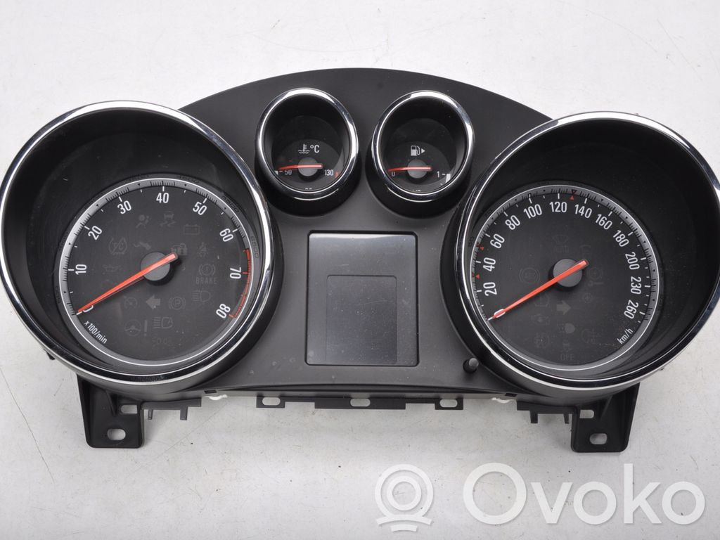Opel Astra J Speedometer (instrument cluster) 