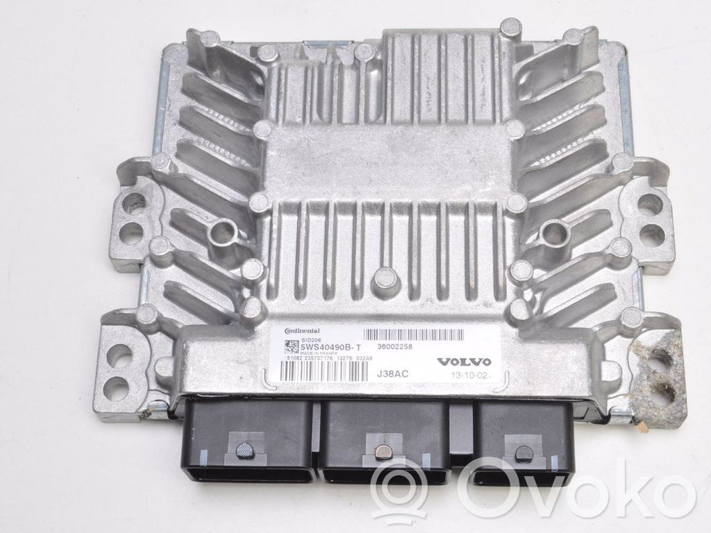 Volvo V50 Engine control unit/module ECU 