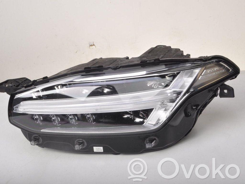 Volvo XC90 Headlight/headlamp 