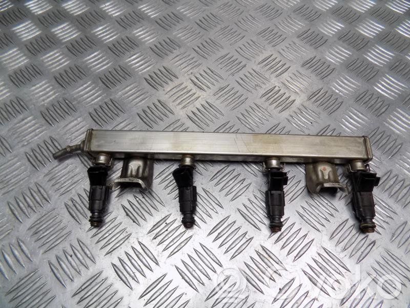 Volvo C30 Fuel main line pipe 