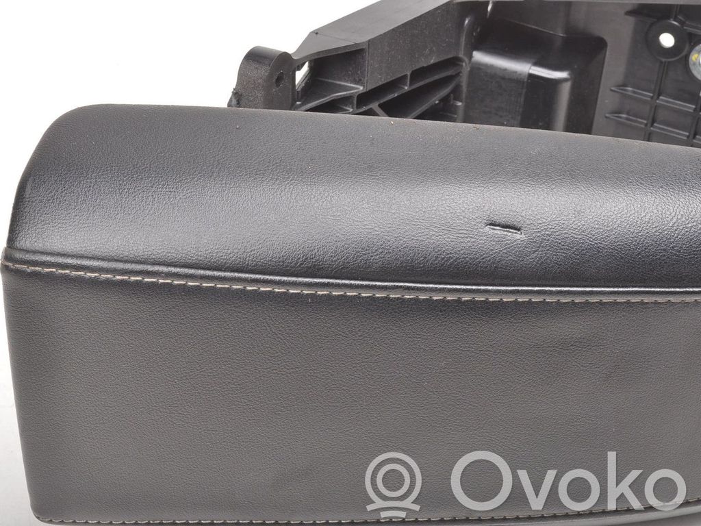 Volvo V40 Armrest 