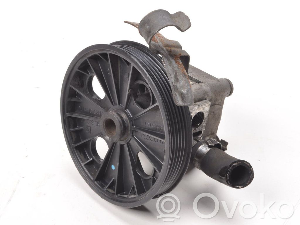 Ohjaustehostimen pumppu   8683377