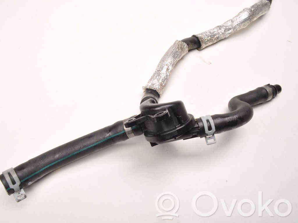 Volvo XC60 Tubo flessibile del liquido di raffreddamento del motore 