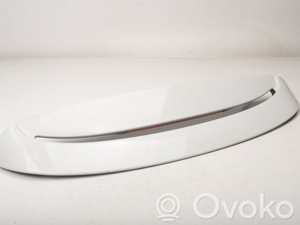 Tailgate/trunk spoiler   30762986