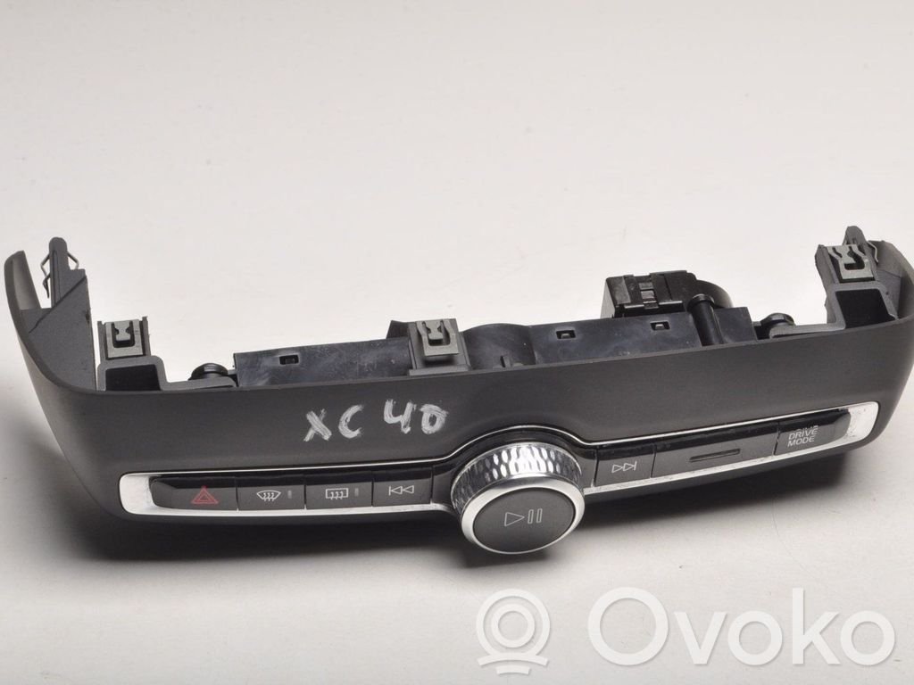 Volvo XC40 Head unit multimedia control 