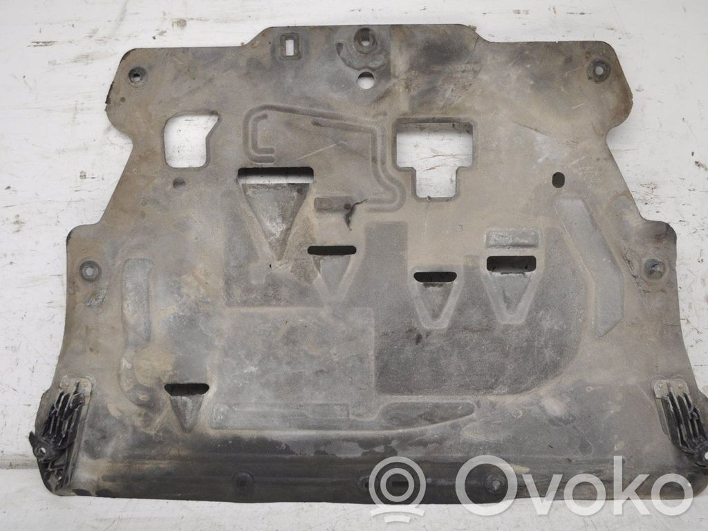 Volvo XC90 Engine splash shield/under tray 