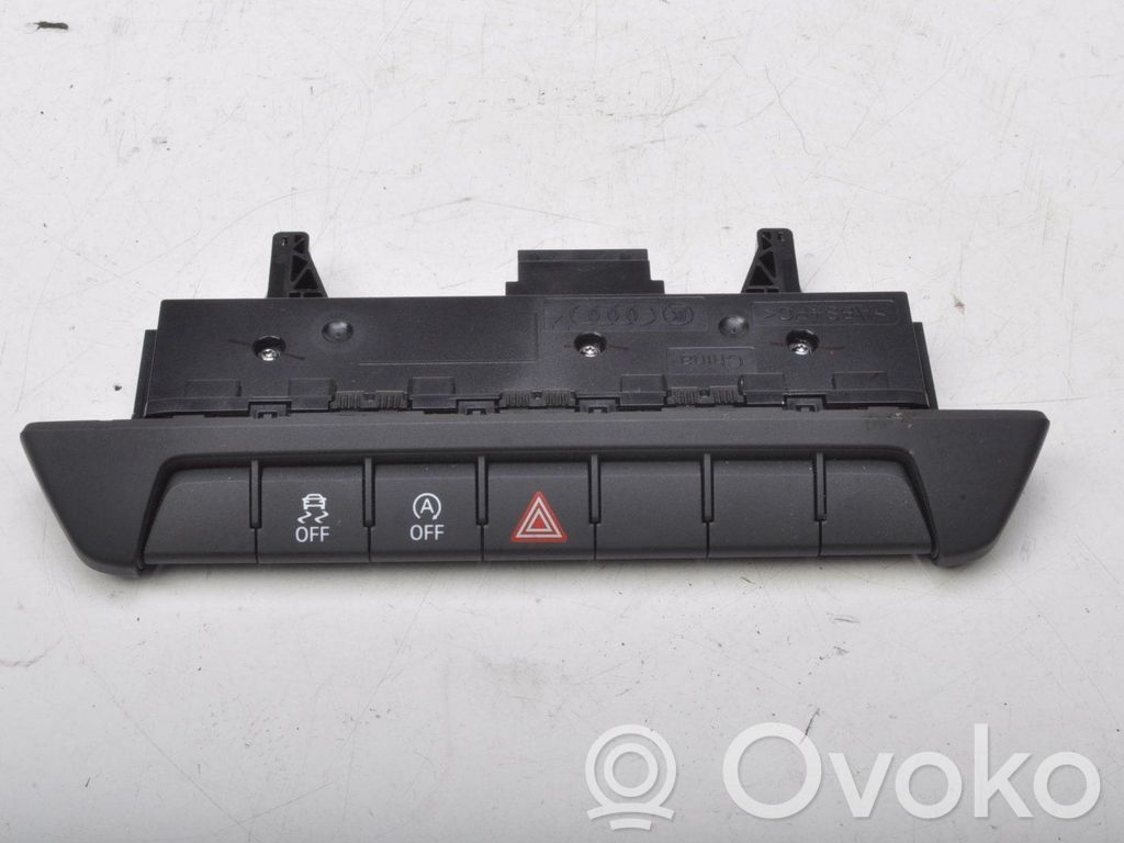 Audi A1 Hazard light switch 