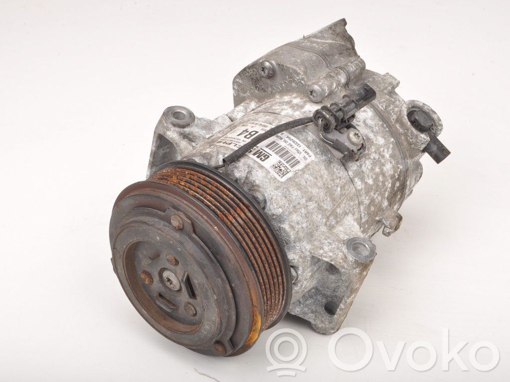 Opel Astra J Kompresor / Sprężarka klimatyzacji A/C 