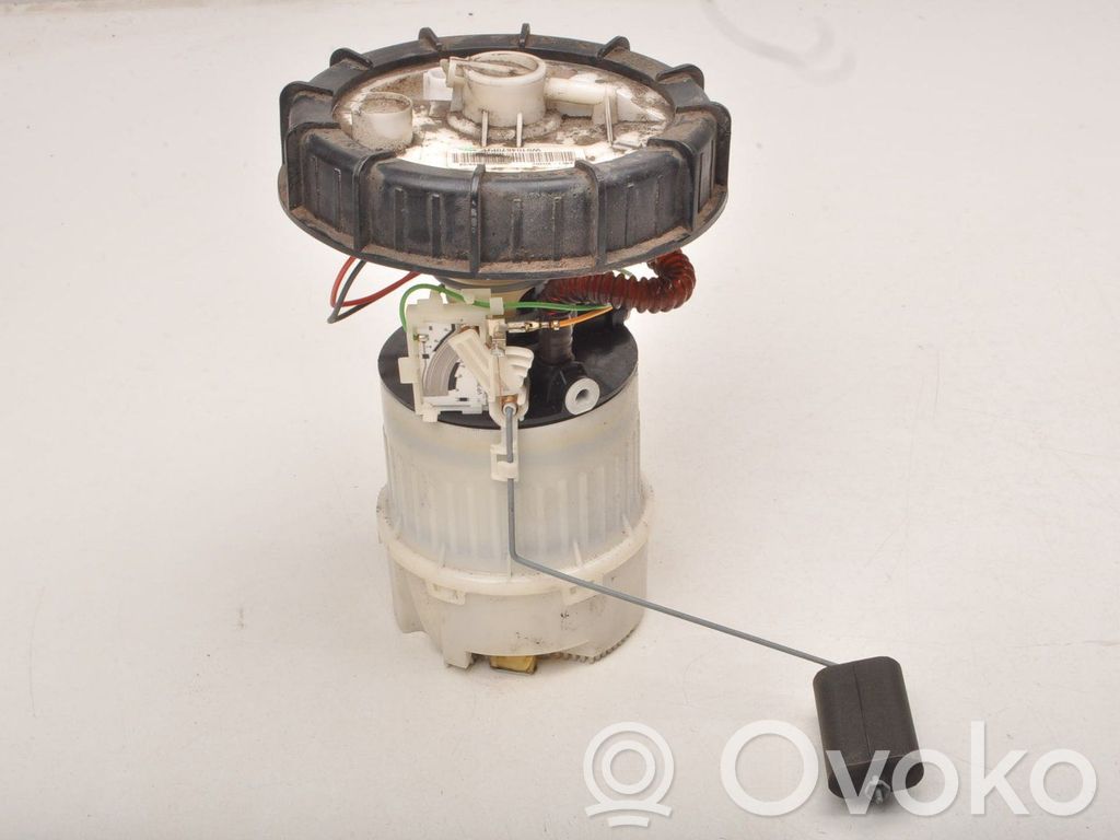 Volvo V50 Polttoainesäiliön pumppu 