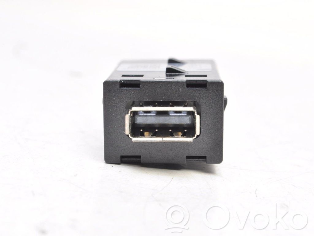 MG ZS Connecteur/prise USB 