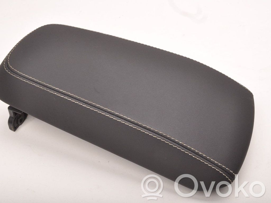 Volvo XC40 Reposabrazos 