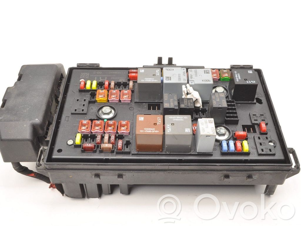Opel Astra J Fuse box set 