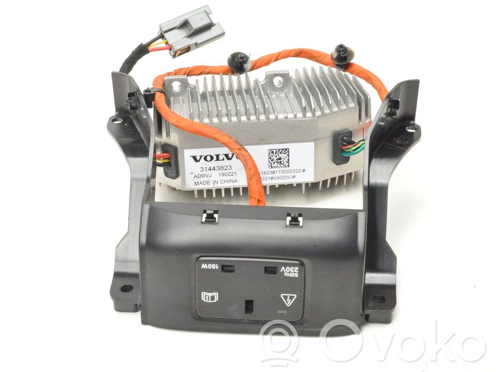 Volvo XC60 Voltage converter inverter 