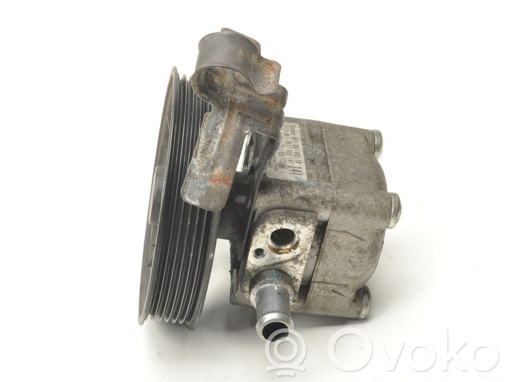 Ohjaustehostimen pumppu   30760530