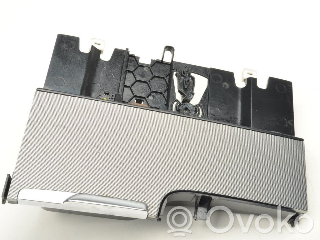 Volvo XC90 Panel popielniczki deski rozdzielczej 