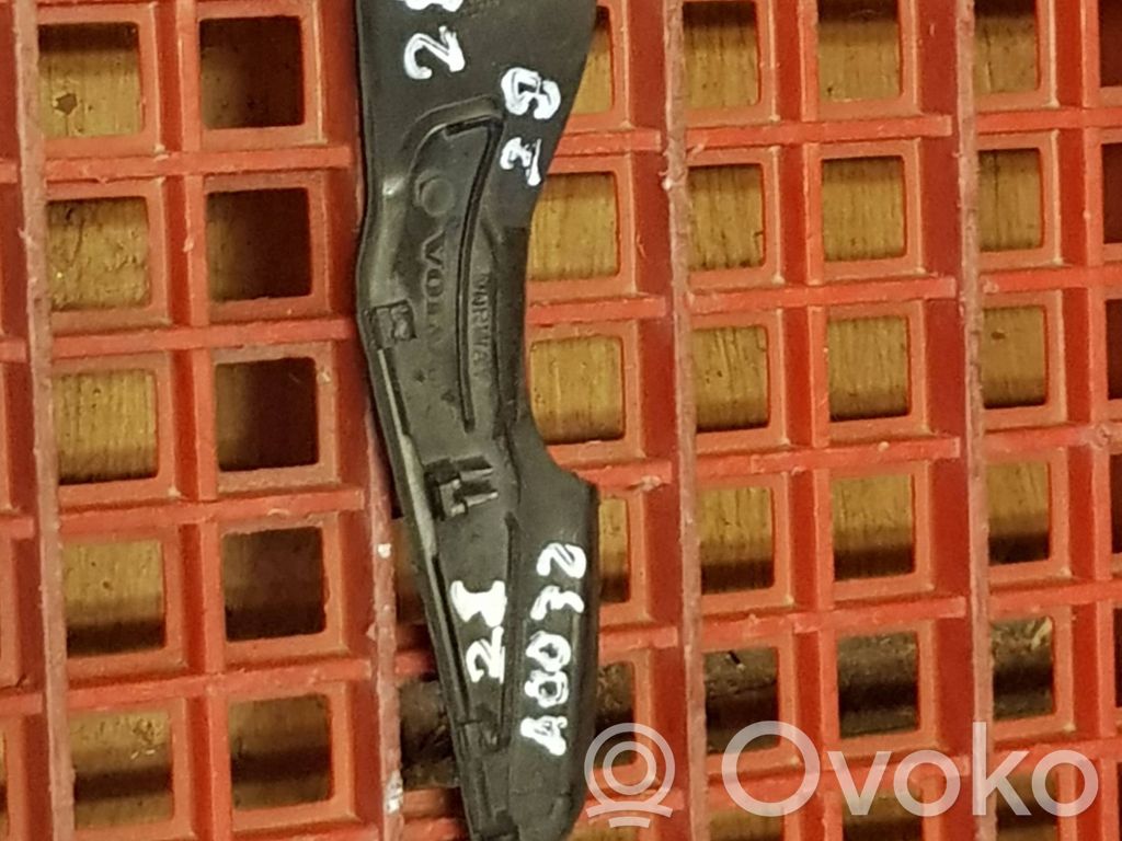 Volvo XC90 Fender end trim 