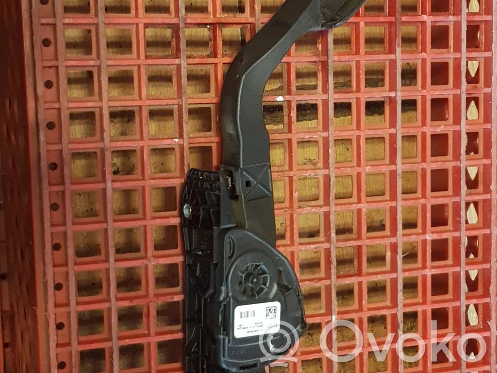 Volvo V40 Accelerator throttle pedal 