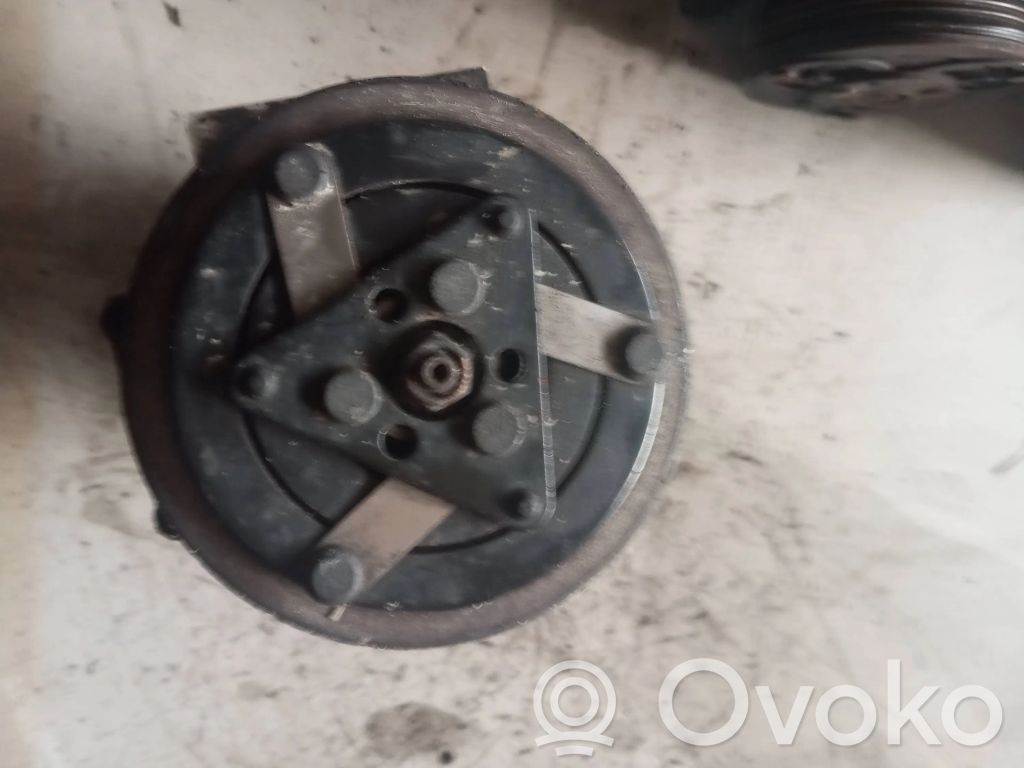 Volvo V50 Air conditioning (A/C) compressor (pump) 