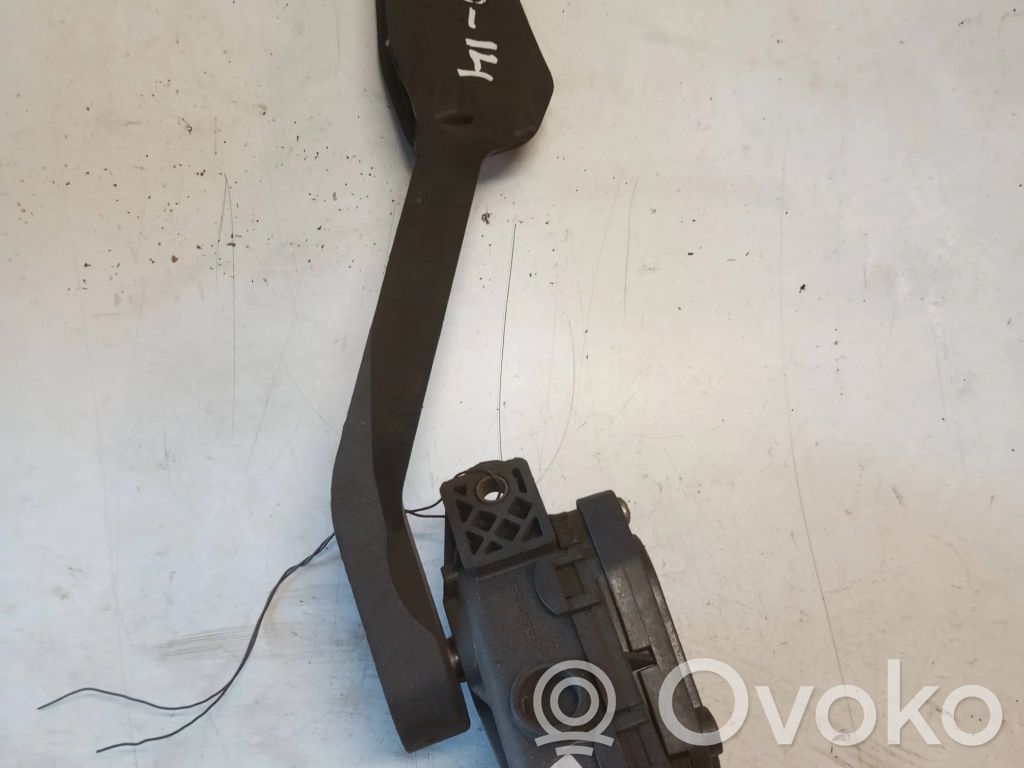 Volvo V70 Akseleratora pedālis 