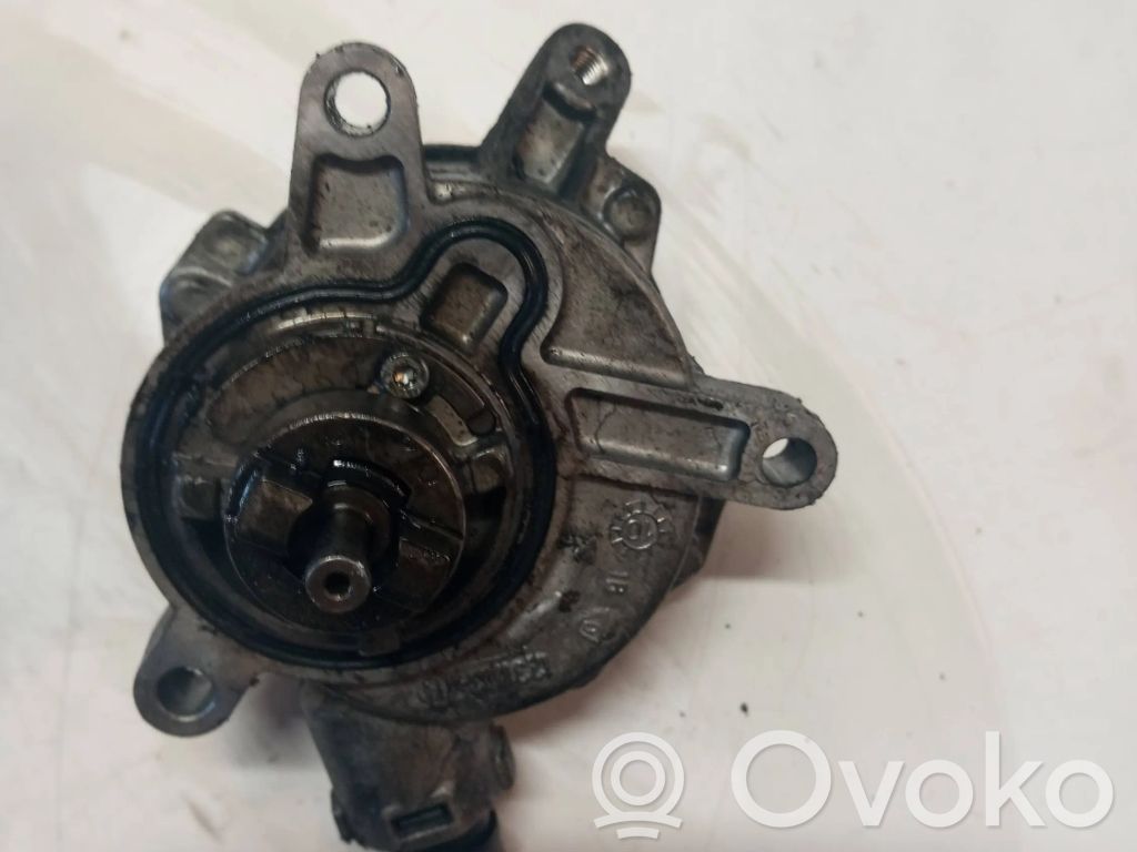 Volvo V70 Вакуумный насос 