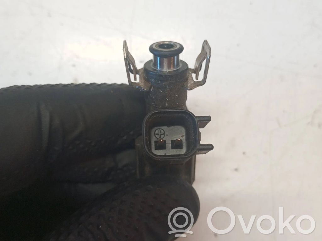 Volvo V50 Degvielas maģistrālā caurule 
