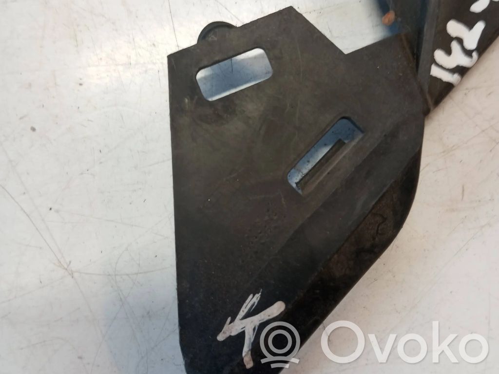 Volvo V50 Headlight/headlamp mounting bracket 