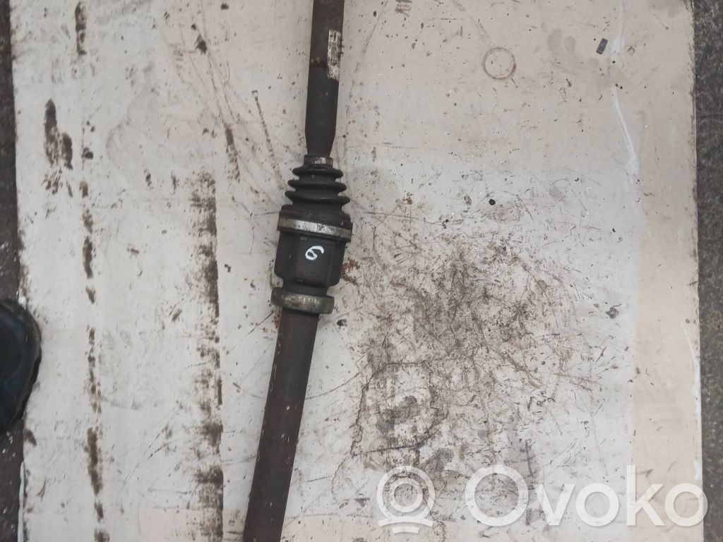 Volvo V50 Priekinis pusašis 