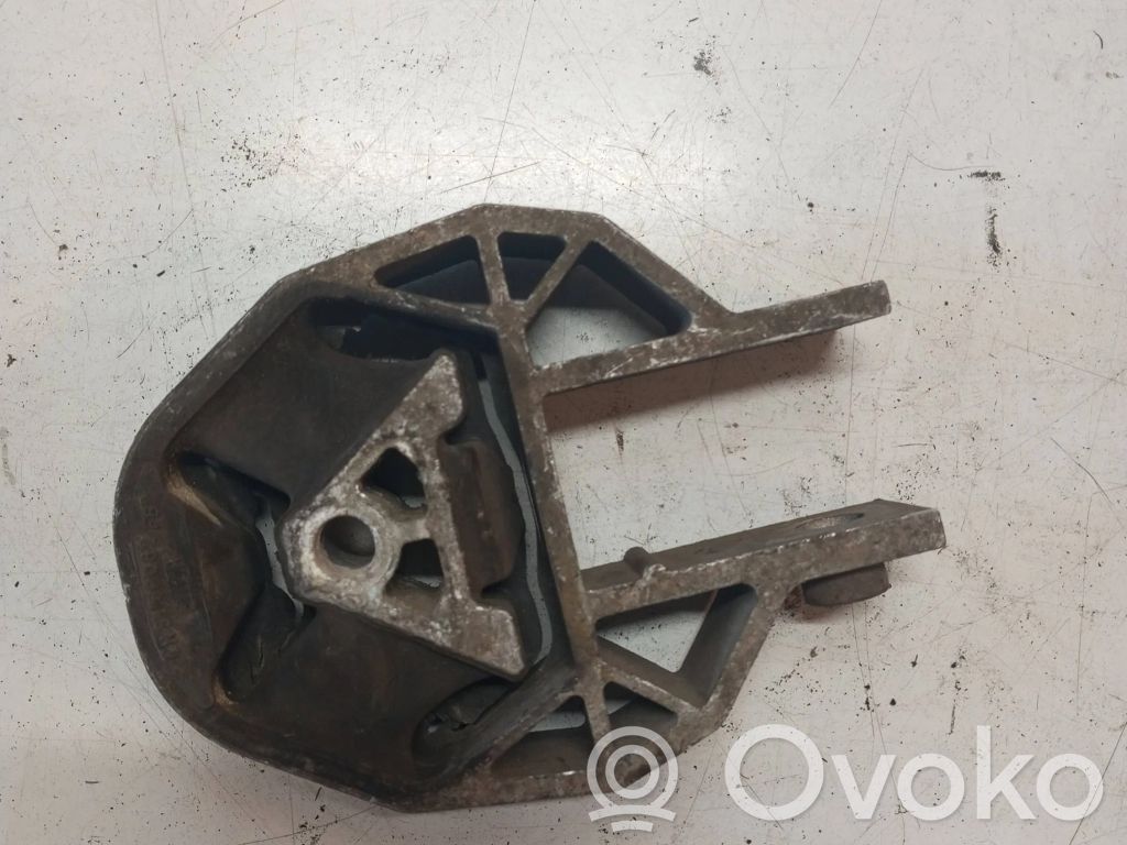 Volvo V50 Engine mount bracket 