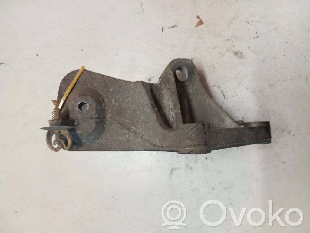 Chrysler Voyager Łapa / Mocowanie skrzyni biegów 