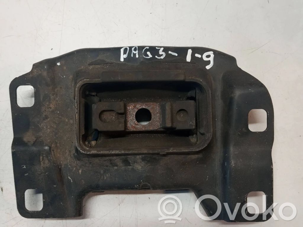 Volvo V50 Engine mount bracket 
