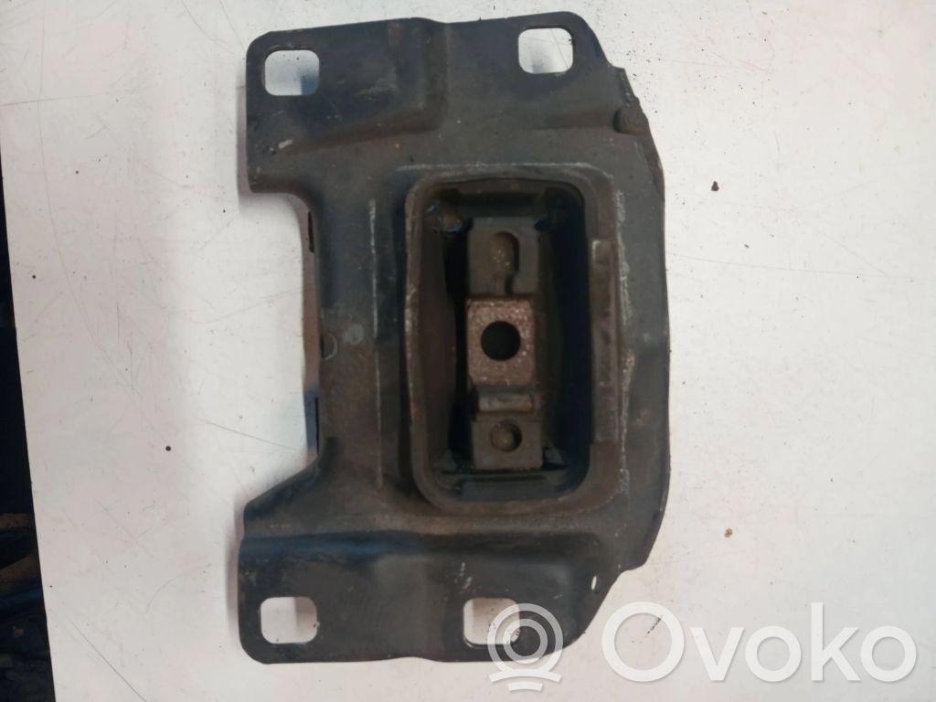 Volvo C30 Engine mount bracket 