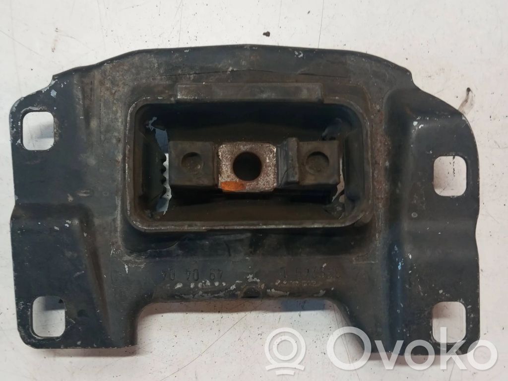 Volvo V50 Engine mount bracket 