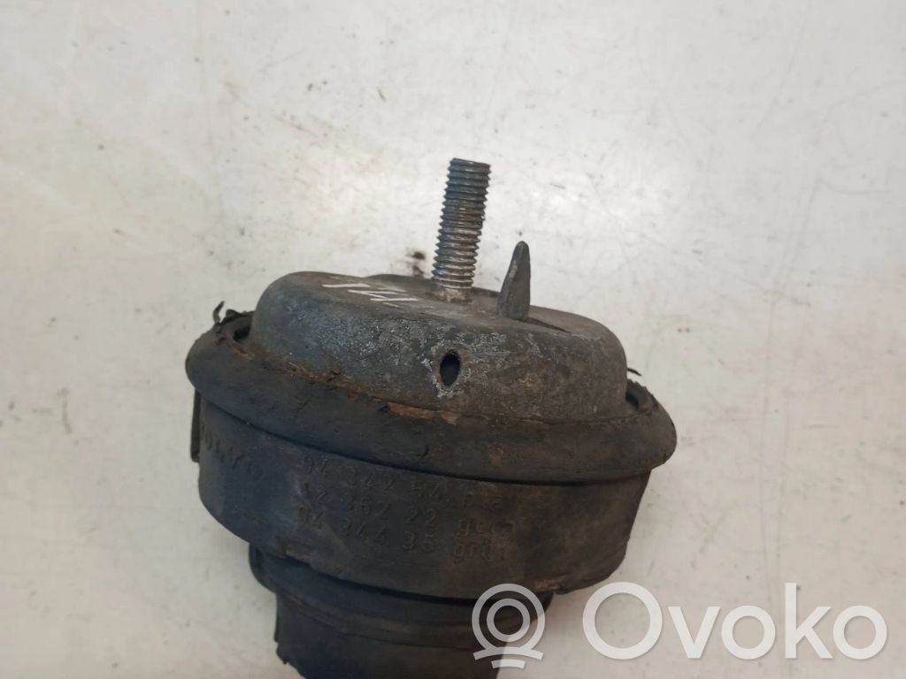 Volvo S70  V70  V70 XC Engine mount bracket 