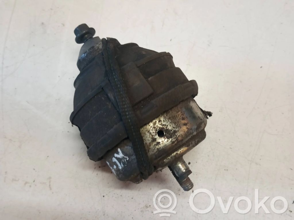 Volvo S80 Engine mount bracket 