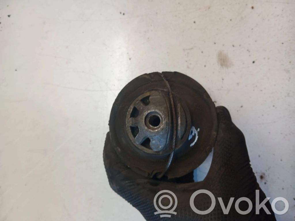Volvo V70 Engine mount bracket 