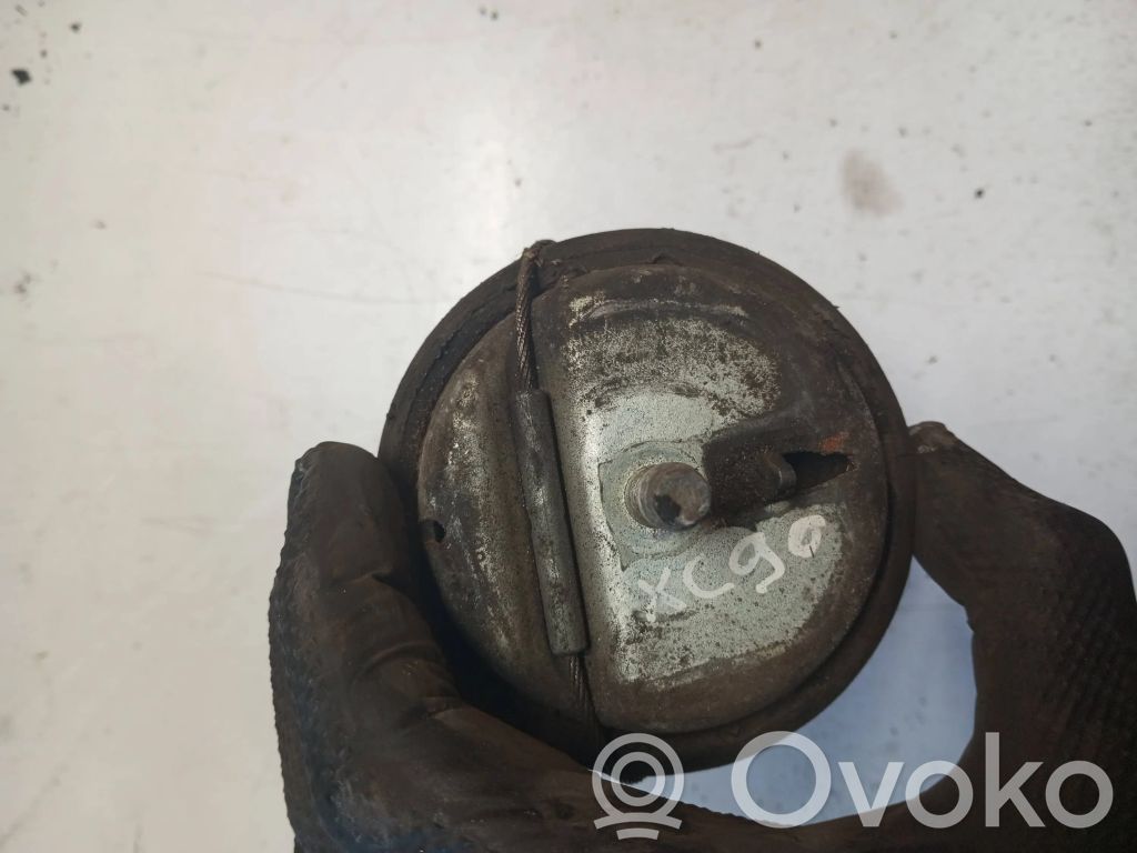 Volvo V70 Engine mount bracket 