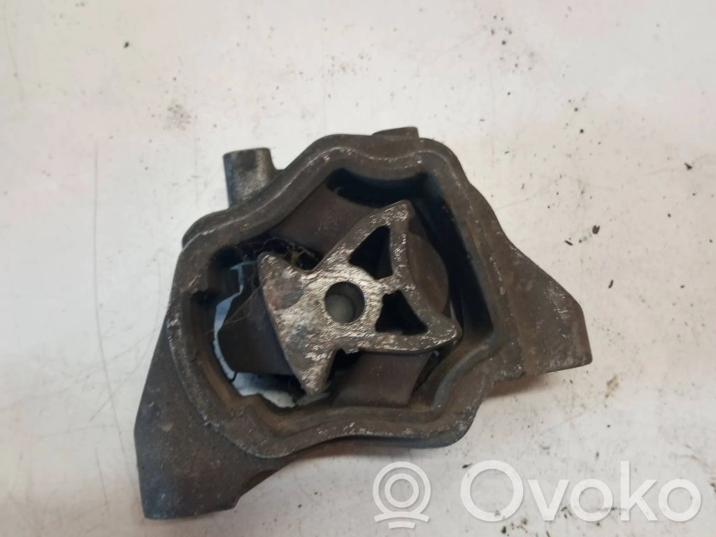 Volvo V70 Engine mount bracket 