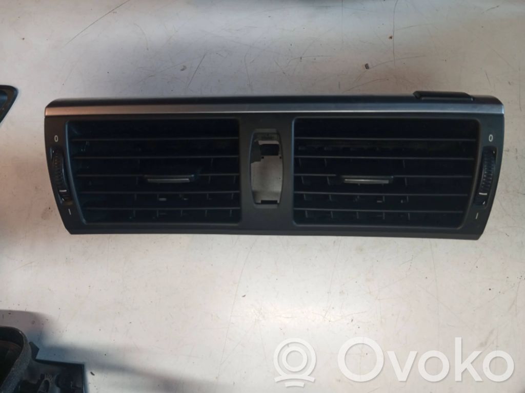 BMW X6 E71 Centrinės oro grotelės 