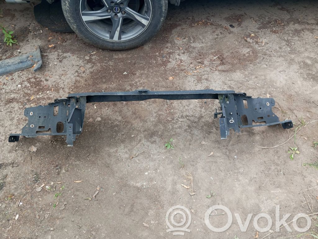 Volvo XC90 Radiatorių panelė 