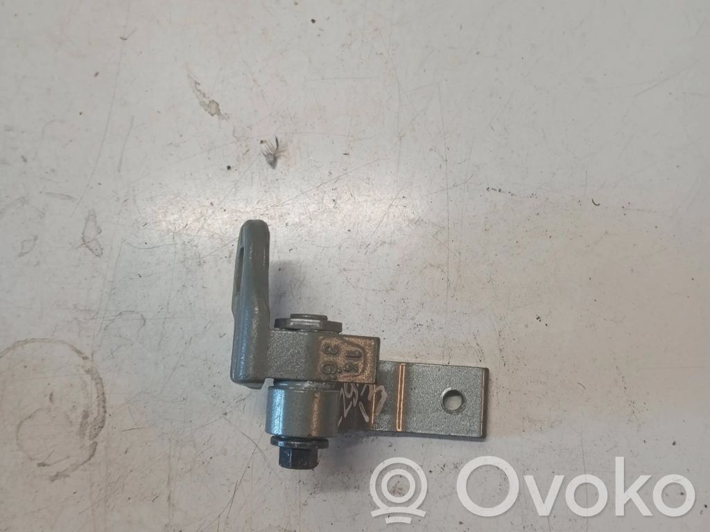 Volvo V40 Zawias dolny drzwi tylnych 