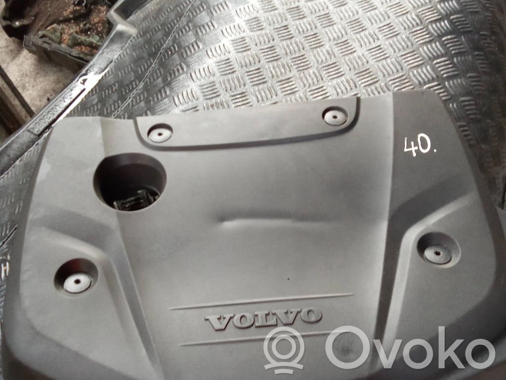 Volvo V40 Engine cover (trim) 