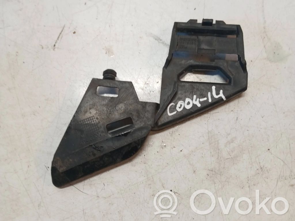 Volvo V50 Headlight/headlamp mounting bracket 