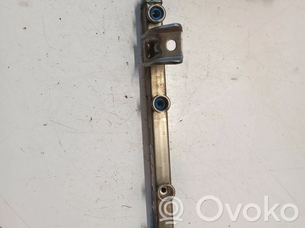 Volvo S40 Fuel main line pipe 