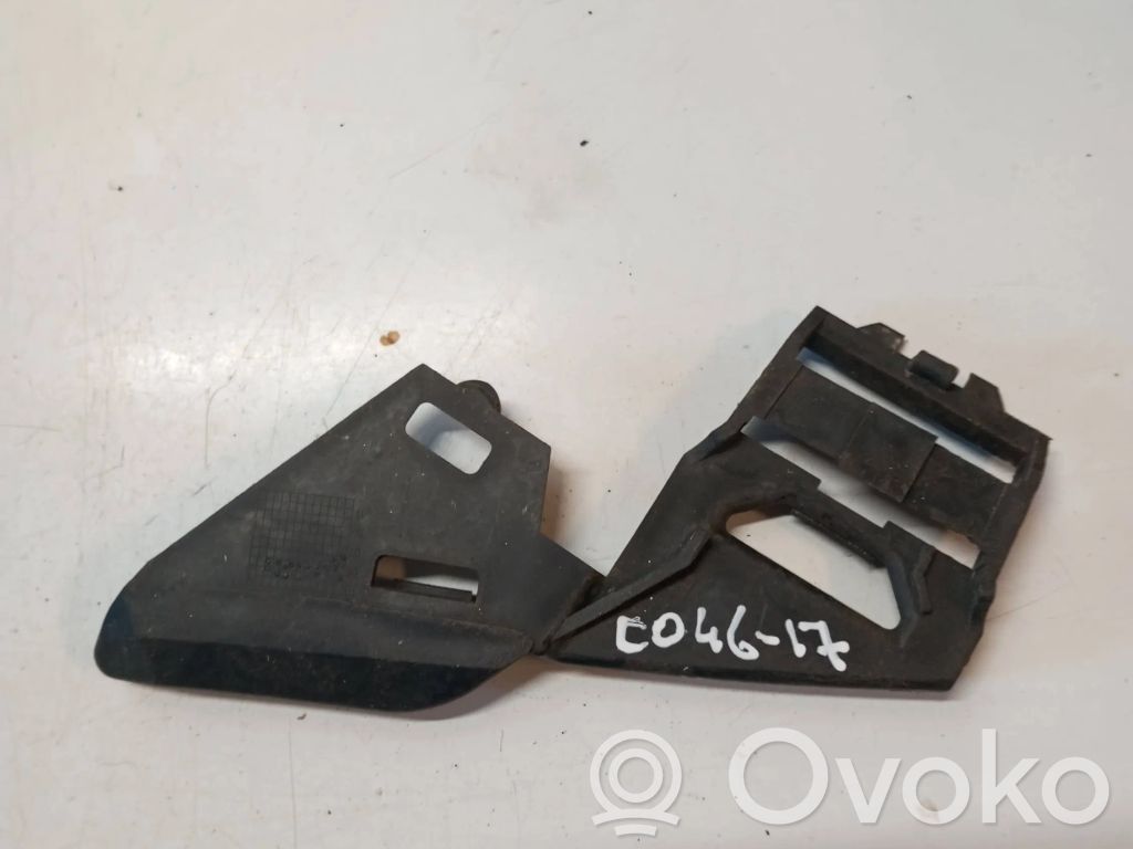 Volvo V50 Headlight/headlamp mounting bracket 