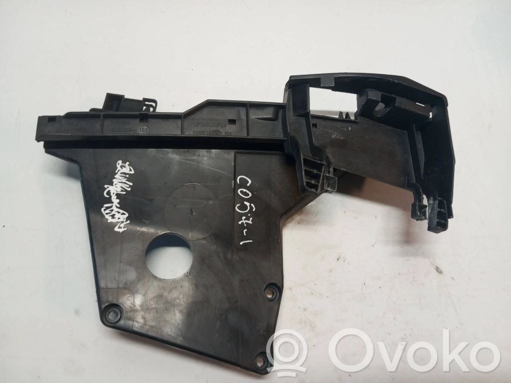 Volvo V70 Front door exterior handle/bracket 