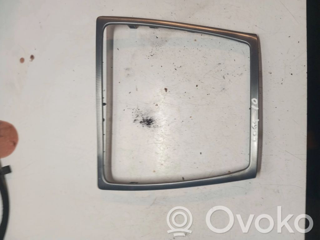 Volvo S60 Konsola środkowa / Radio / GPS 